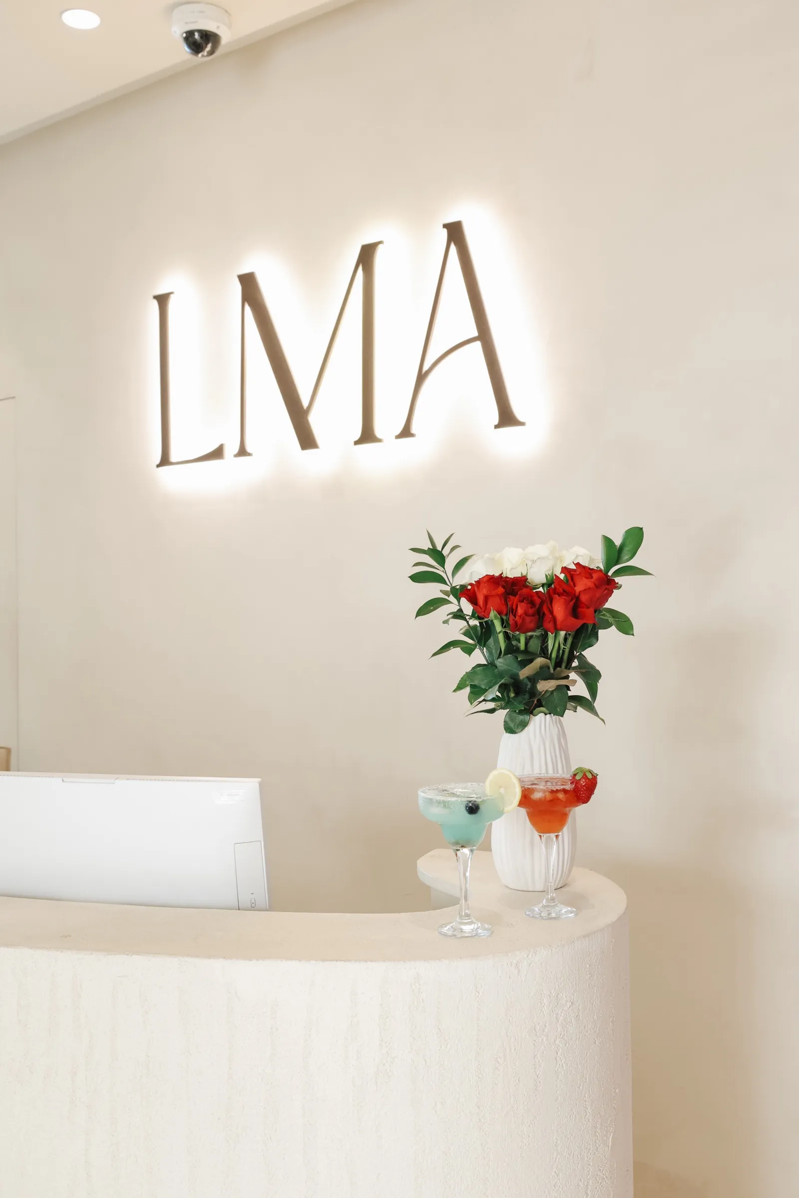 The illuminated LMA reception
